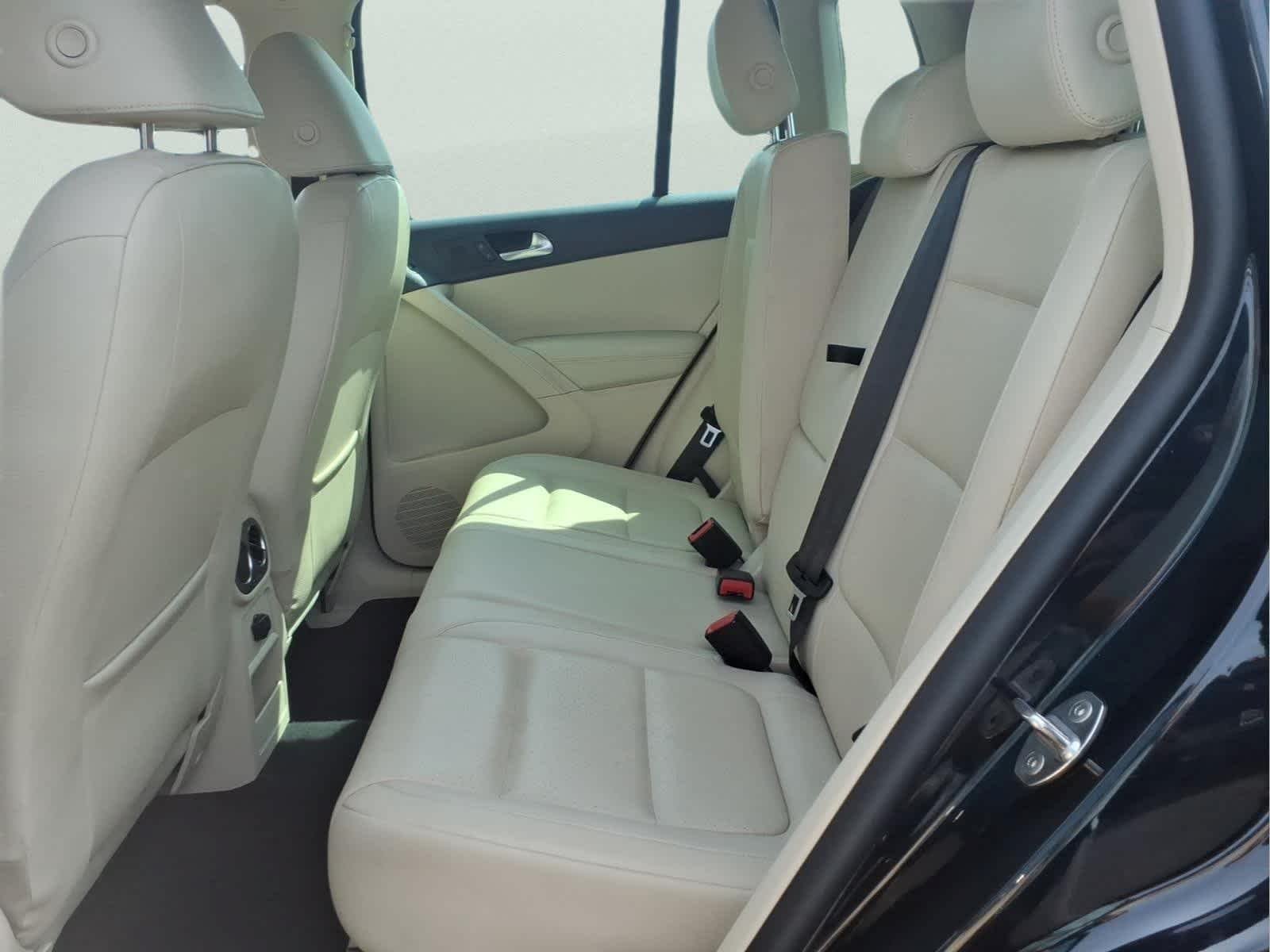 Used 2013 Deep Black Metallic Volkswagen SE w/Sunroof & Nav image 29
