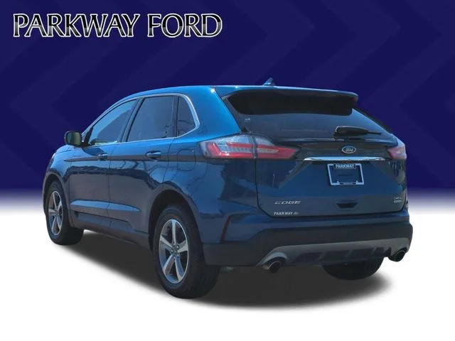 Used 2020 Blue Ford SEL image 3