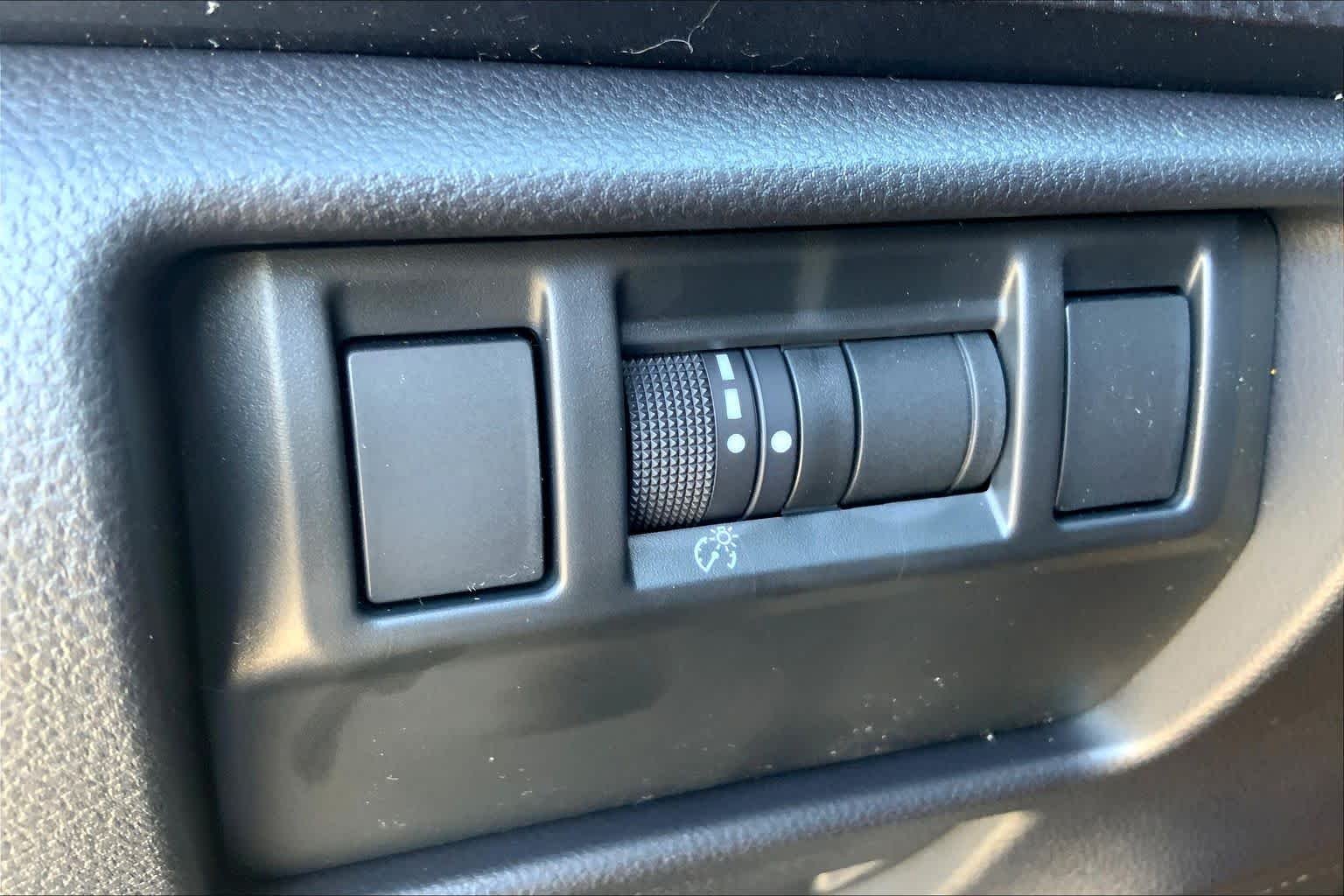 New 2026 MAGNETITE GRAY PEARL Subaru Premium image 17