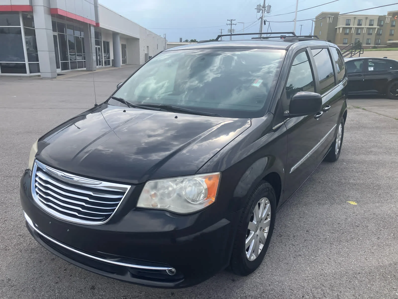 Used 2013 Brilliant Black Crystal Pearl Chrysler Touring image 3