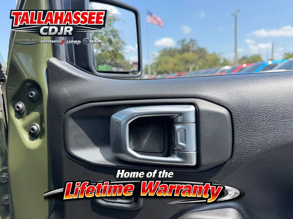 Used 2022 Green Clearcoat Jeep Sport image 28