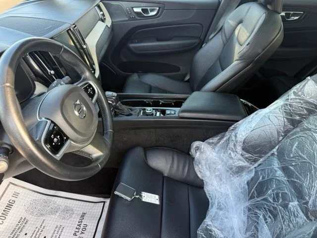 Used 2020 711 Bright Silver metallic Volvo Inscription image 8