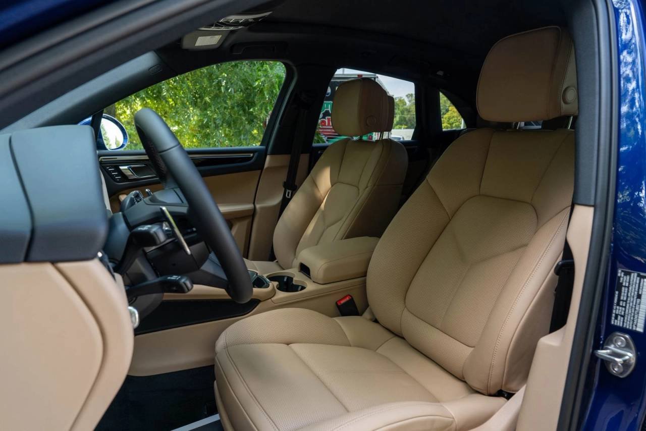 Used 2026  Porsche  image 5