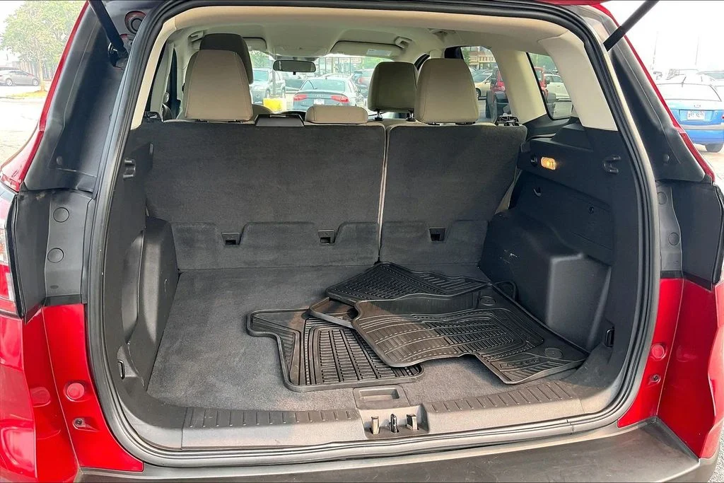 Used 2017 Red Ford SE image 31