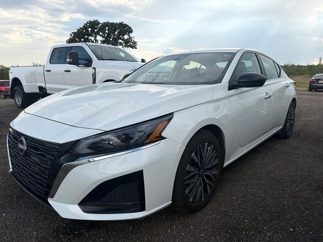 Pre-Owned 2025 Nissan Altima 2.5 SV FWD 4D Sedan