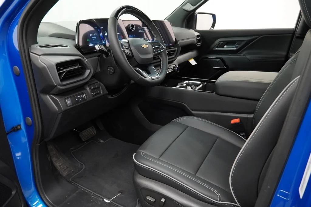 New 2026 Riptide Blue Metallic Chevrolet LT - Max Range image 10