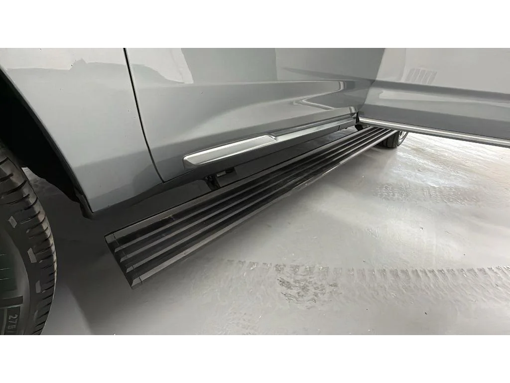 Used 2023 Argent Silver Metallic Cadillac Premium Luxury Platinum image 32