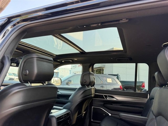 New 2026 High Gloss Black Exterior Paint Jeep Upland image 11