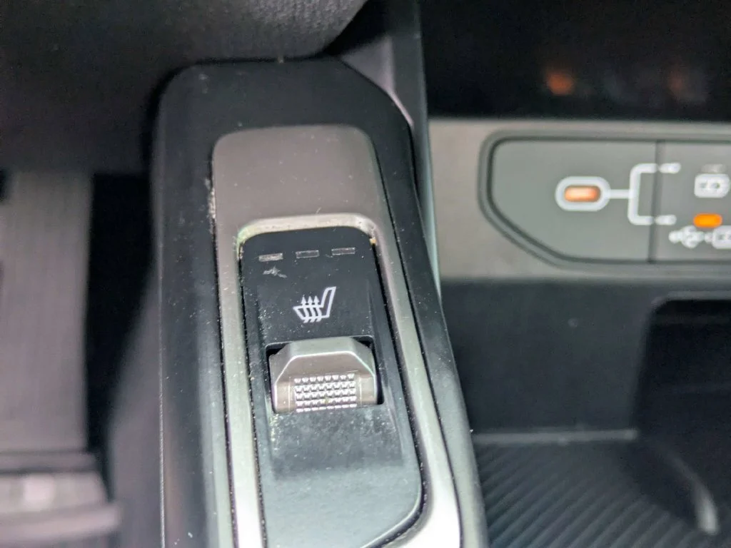Used 2024 Black Kia S image 25