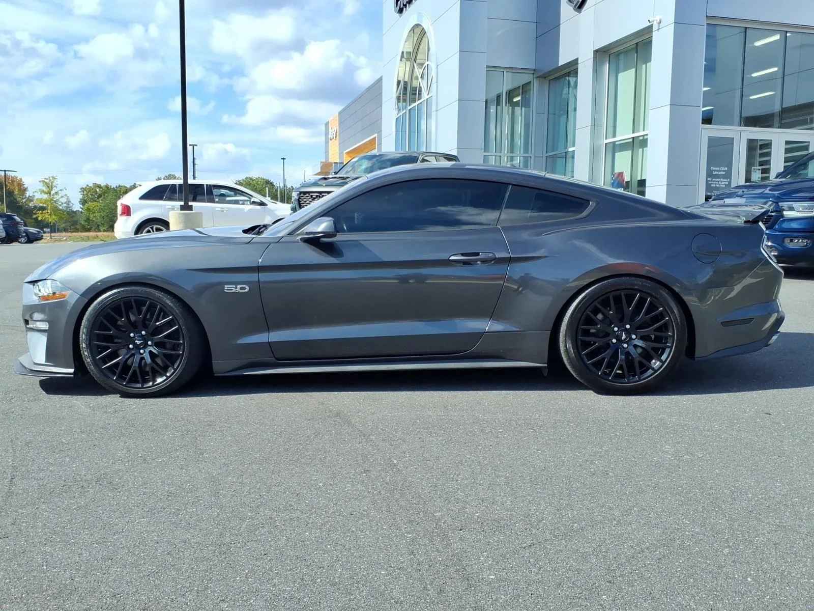 Used 2020 Magnetic Metallic Ford GT Premium image 3