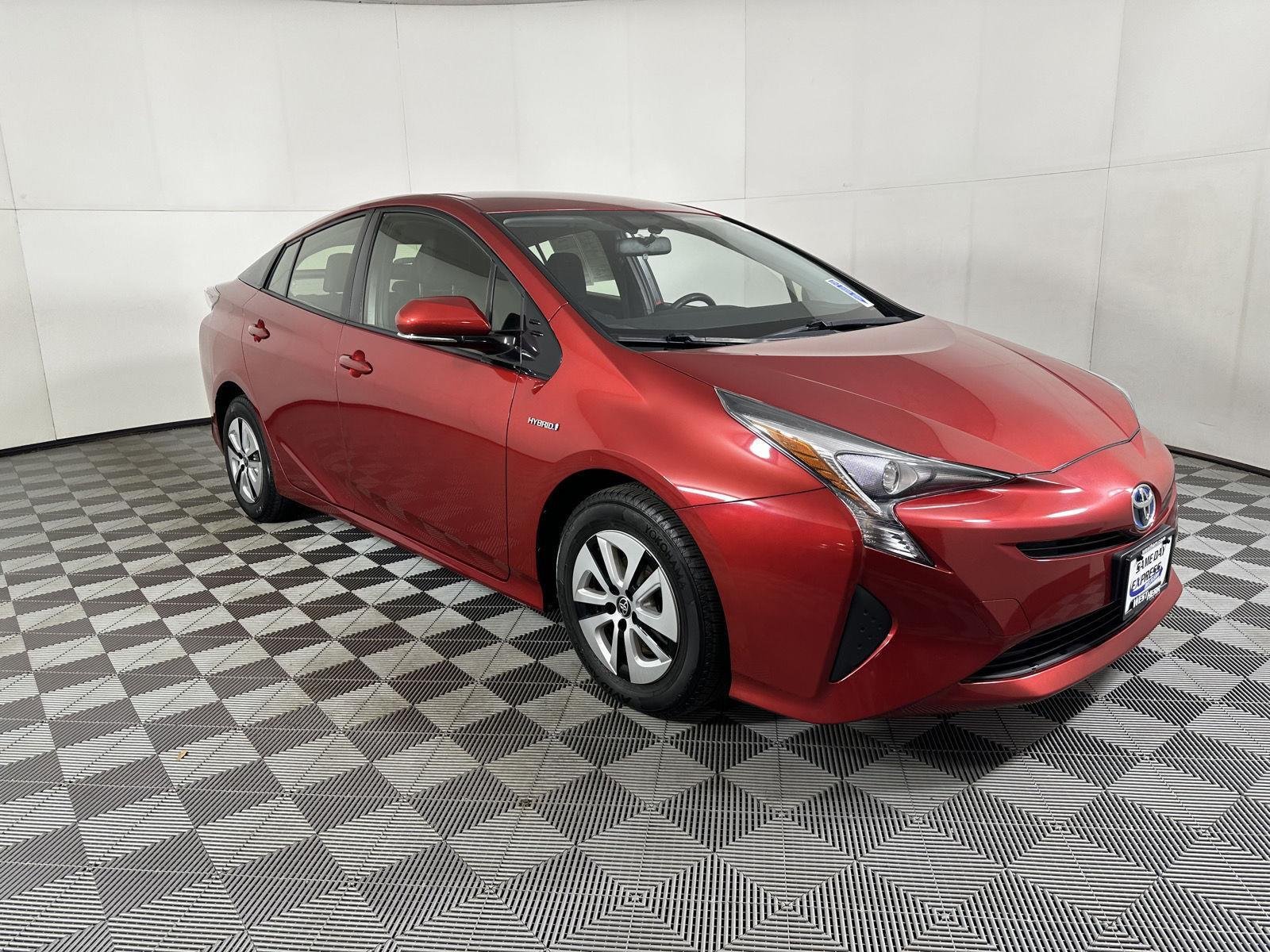 Used 2016 Hypersonic Red Toyota Three image 20