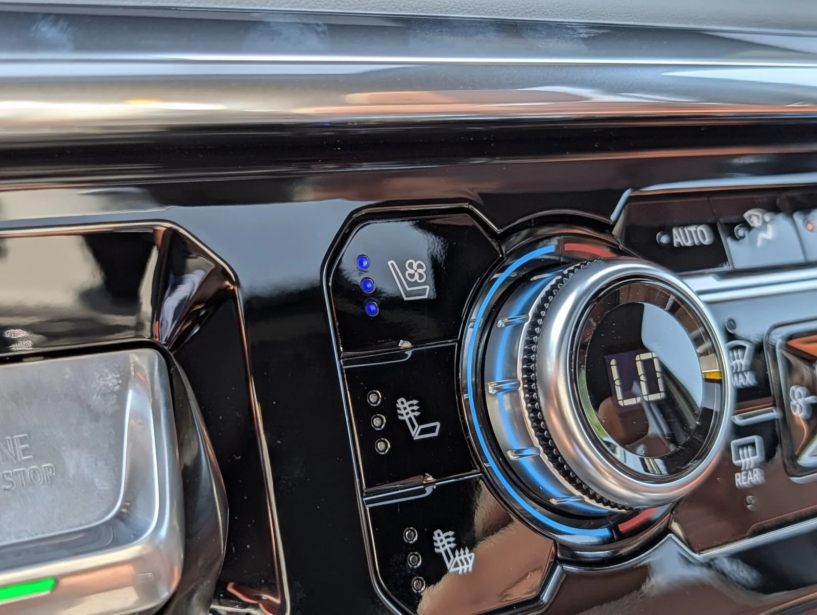 2026 GMC Sierra 2500HD Denali Ultimate - Photo 14