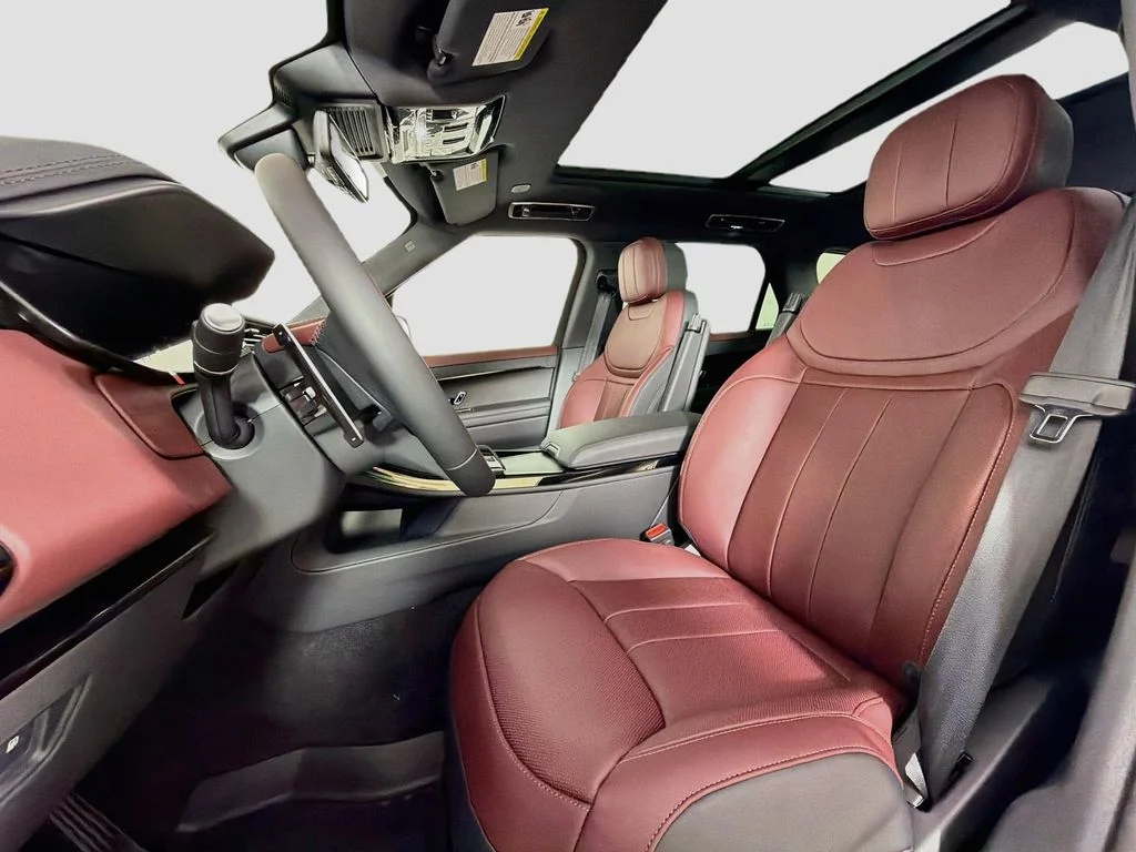 New 2026 Fuji White Land Rover Dynamic SE image 22