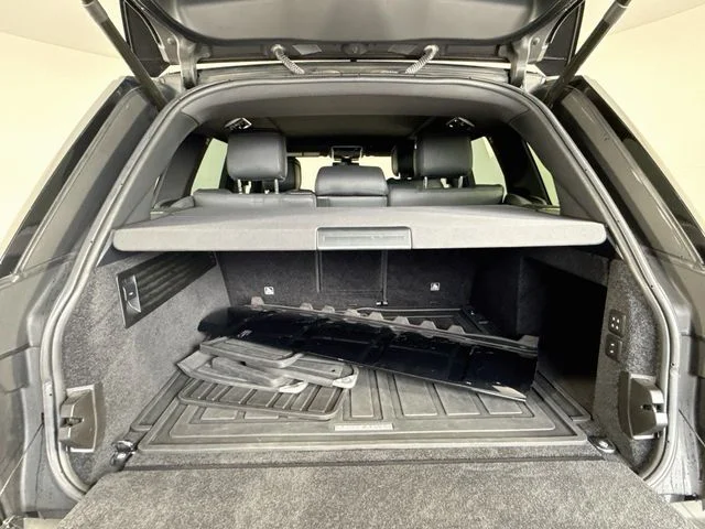 Used 2022 Black Land Rover Westminster image 28