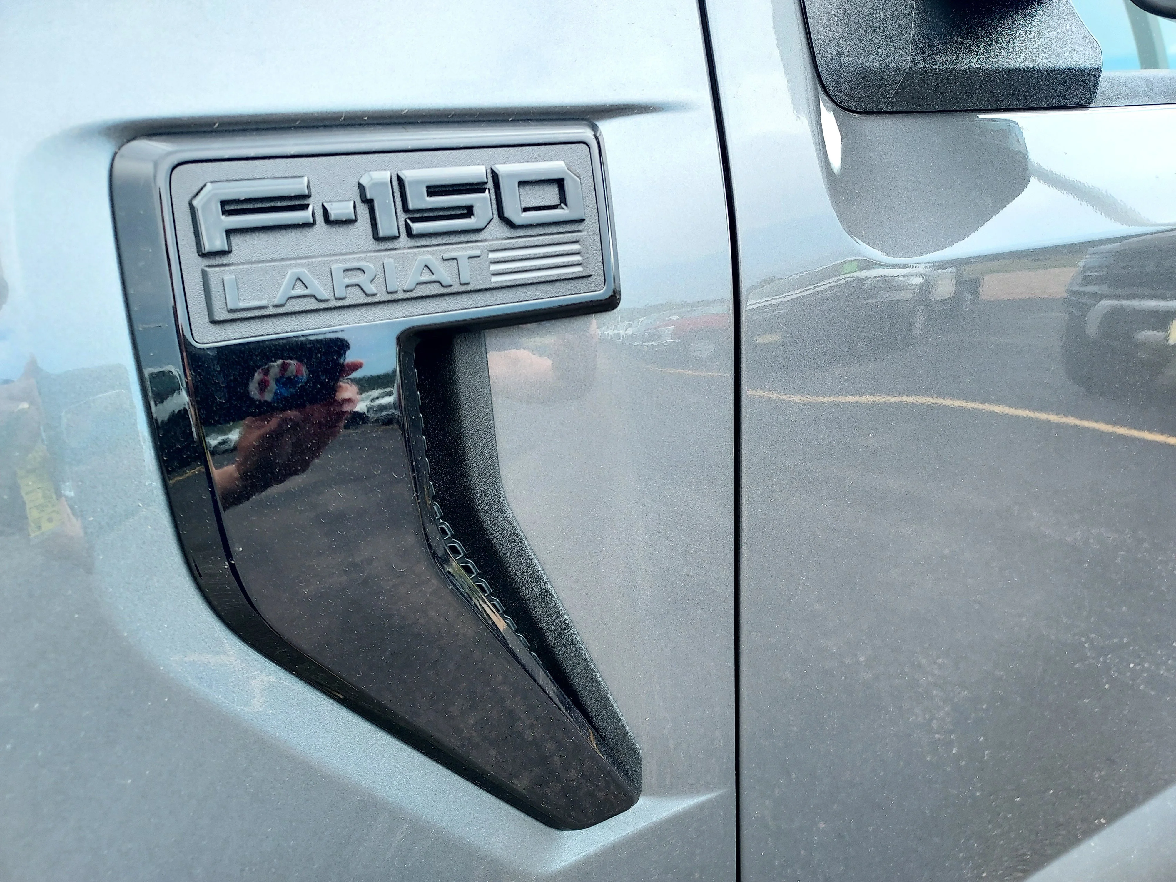 New 2026 Carbonized Gray Metallic Ford LARIAT image 4