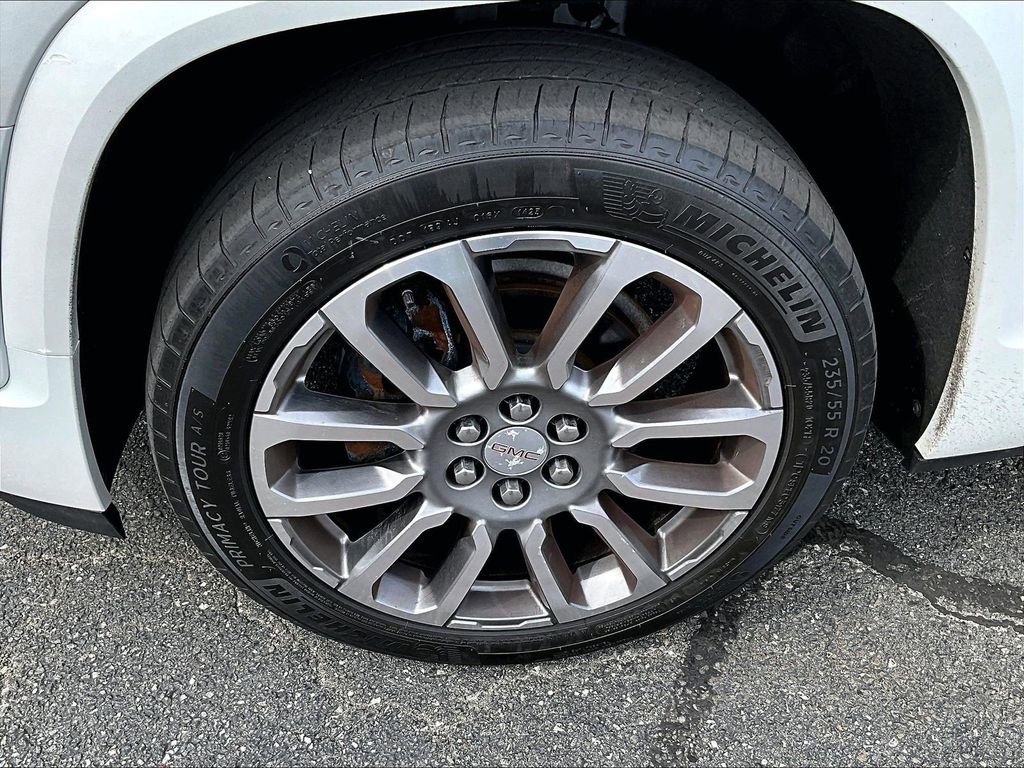 Used 2023 White Frost Tricoat GMC Denali image 7