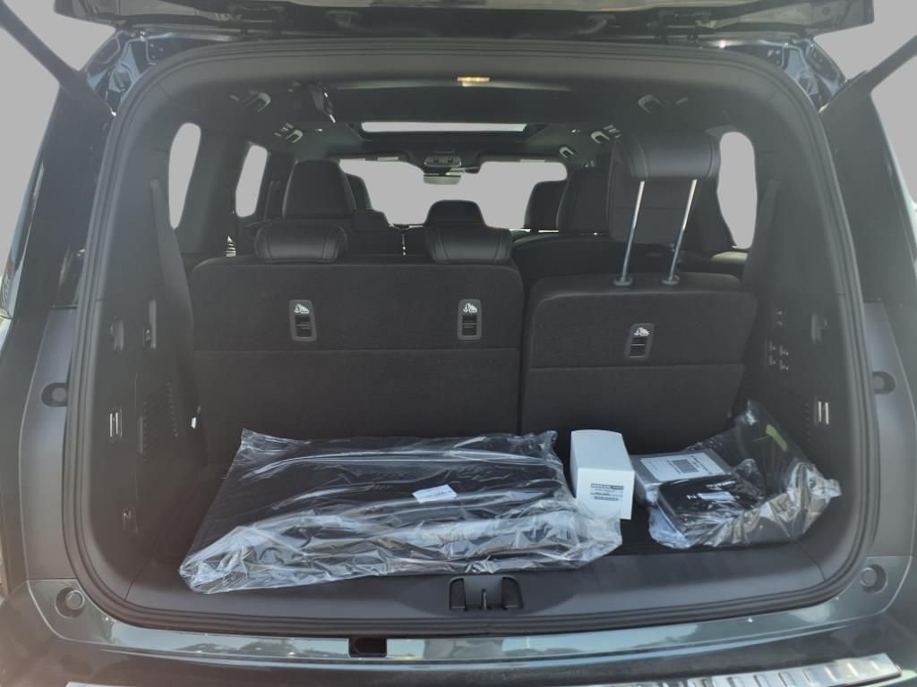2025 Nissan Armada PRO-4X - Photo 26