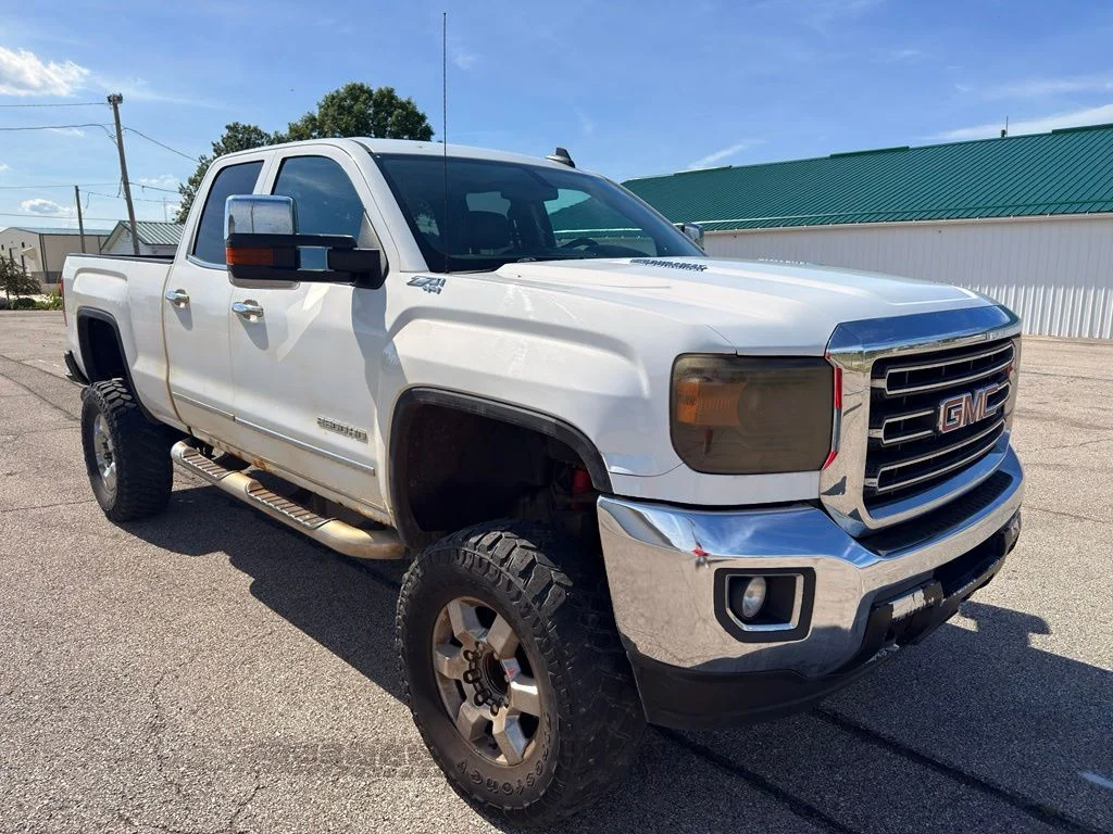 Used 2016 White GMC SLT image 4