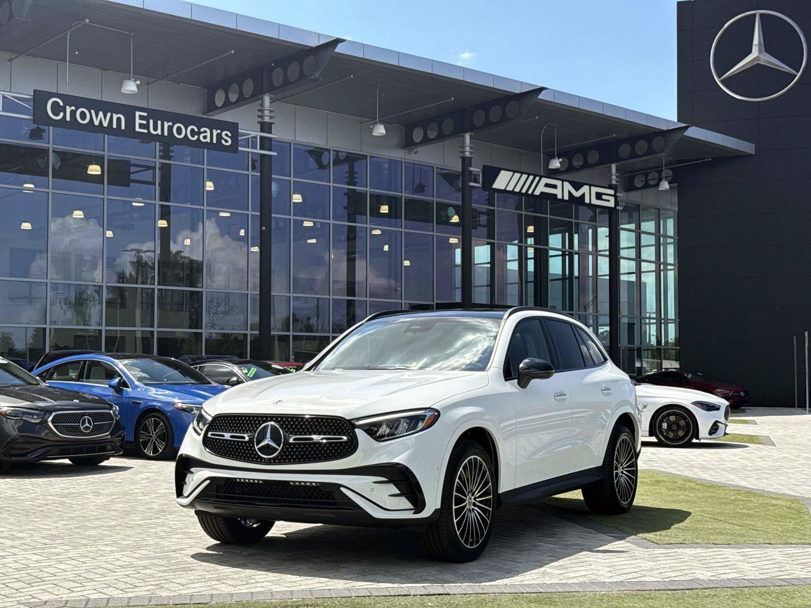 New 2026 Polar White Mercedes-Benz 300 SUV image 1