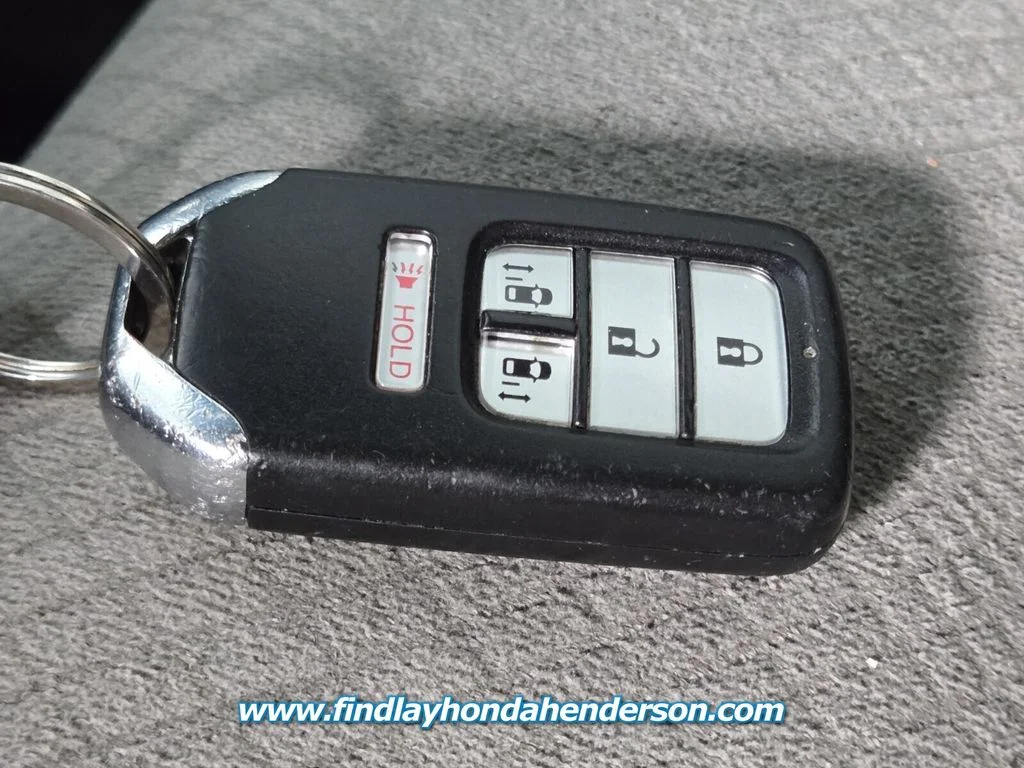 Used 2016 Crystal Black Pearl Honda SE image 30