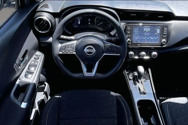 Used 2024 Gray Nissan SV image 5