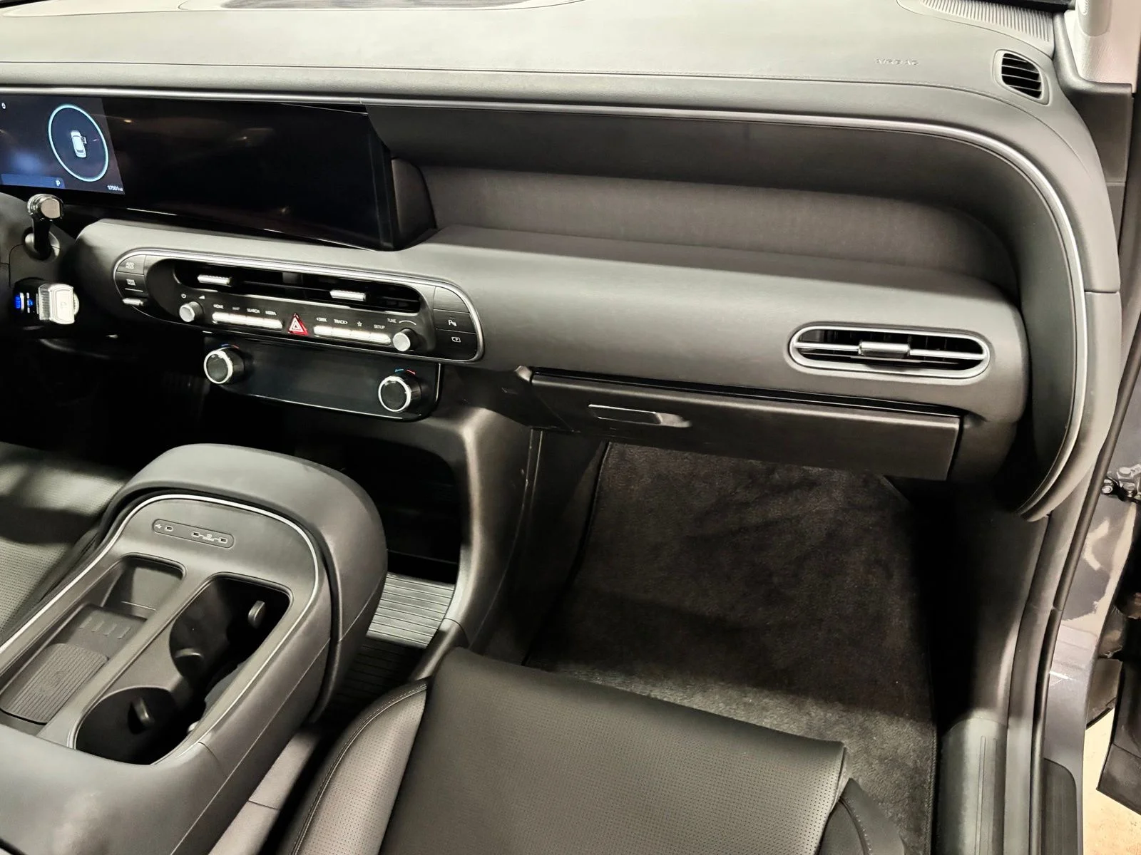 Used 2026 Gray Hyundai SEL Convenience image 21