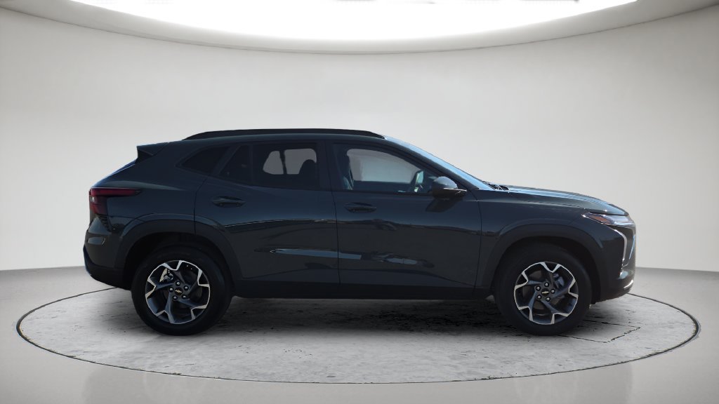 2026 Chevrolet Trax LT - Photo 18