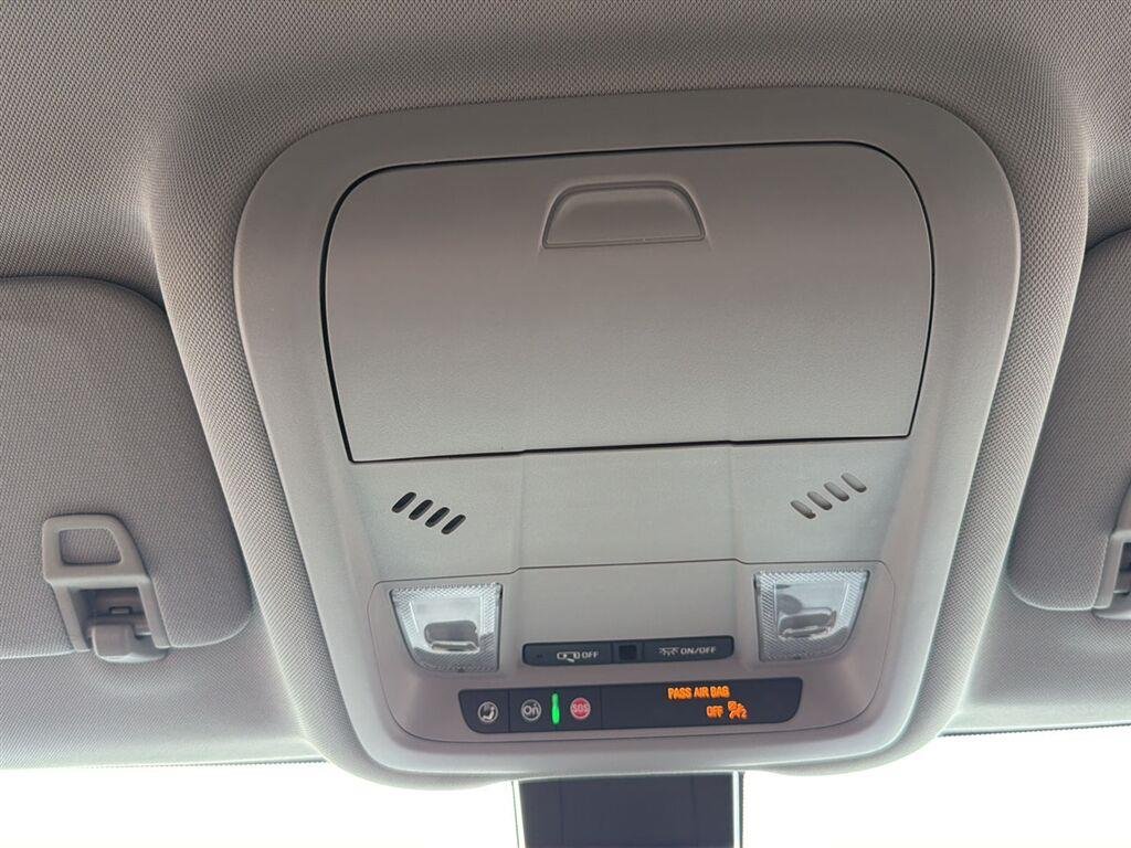 Used 2024 Summit White GMC SLE image 19