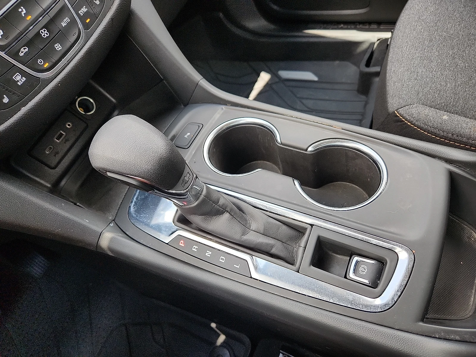 2024 Chevrolet Equinox LT - Photo 25