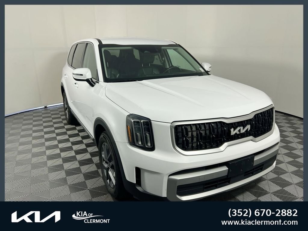 Used 2023 White Kia LX image 1