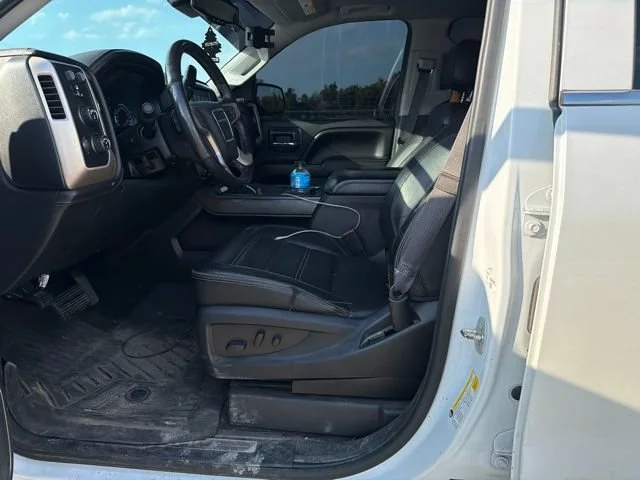 Used 2017 WHITE FROST TRICOAT GMC Denali image 8