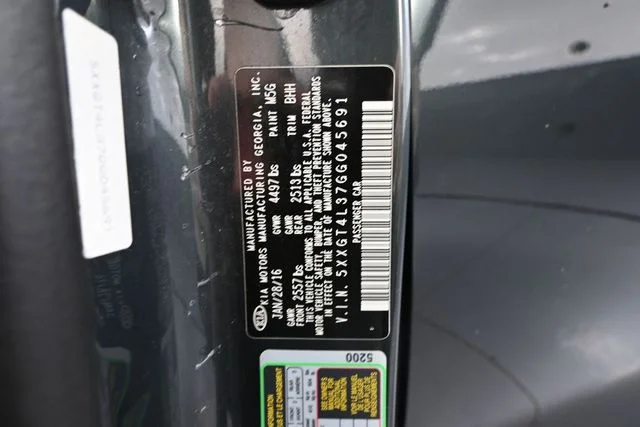 Used 2016 Green Kia LX image 41