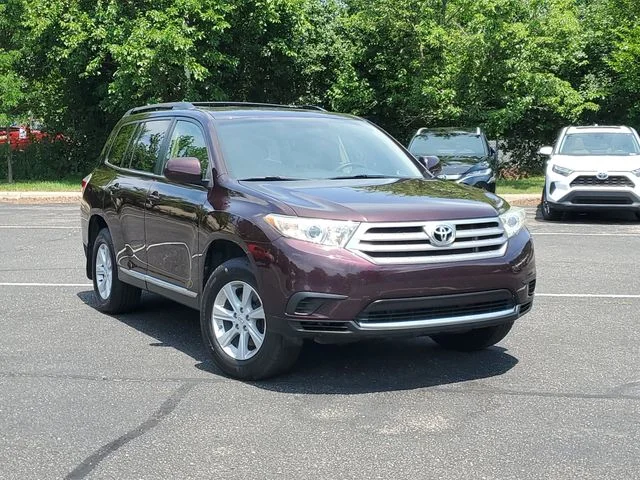 Used 2013 Red Toyota Base image 28
