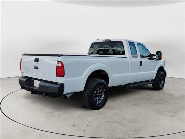 Used 2015 White Oxford White Ford 4WD SUPERCAB 158  XL image 4