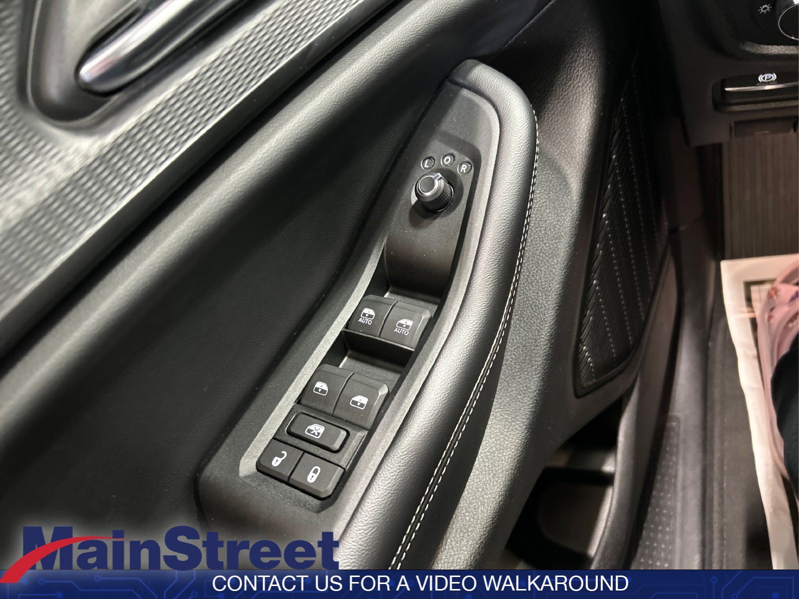 Used 2024 Baltic Gray Metallic Clearcoat Jeep Altitude image 29