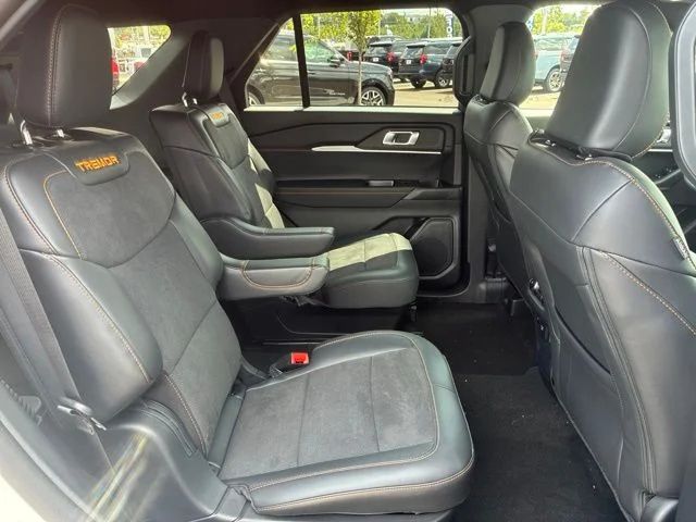 New 2027 White Ford 4DR AWD TREMOR image 24