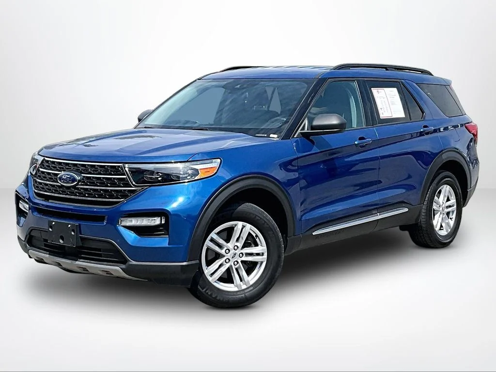 Used 2020 Blue Ford XLT image 2