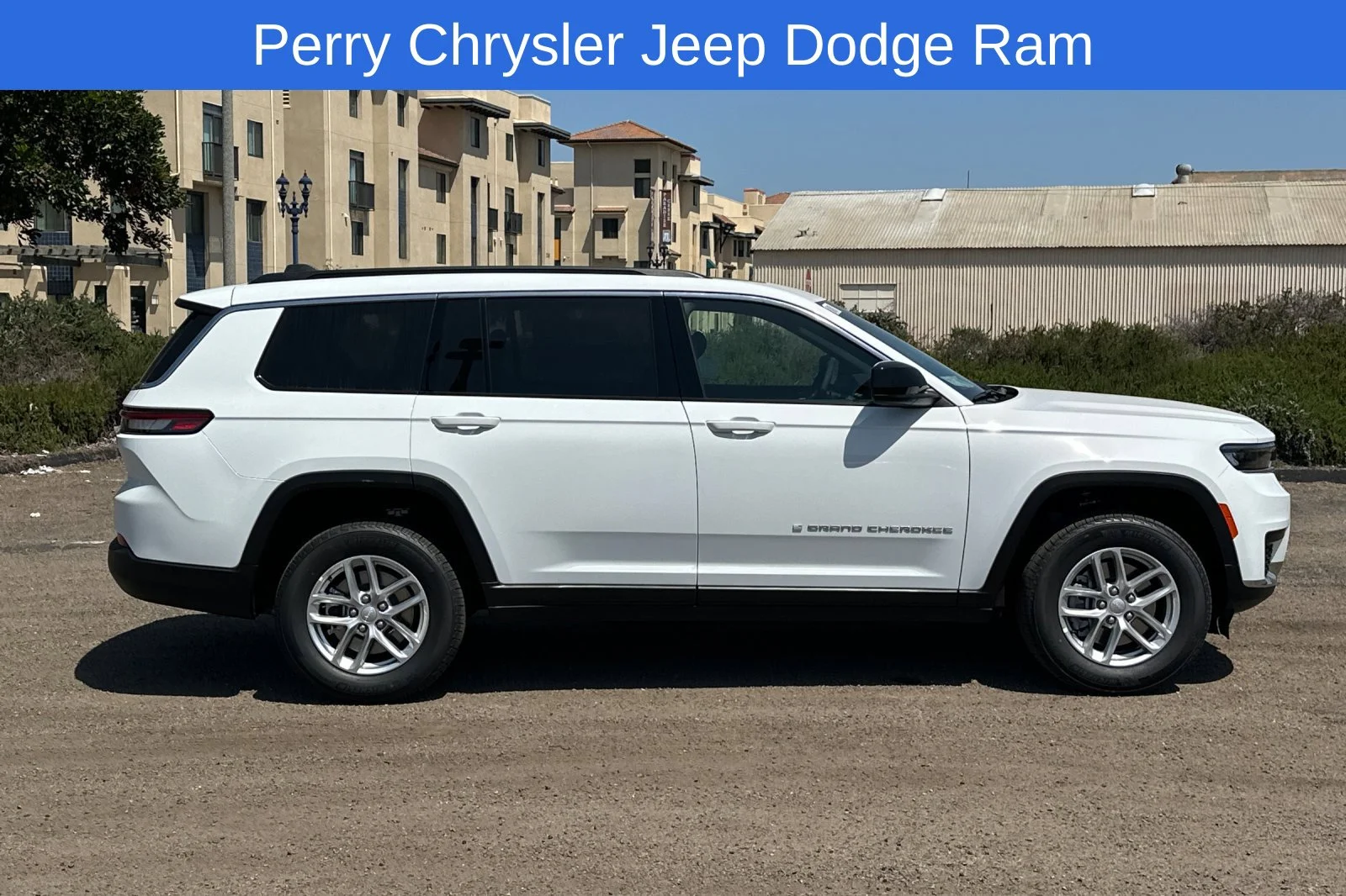 New 2026 Bright White Clear-Coat Exterior Paint Jeep Laredo image 2