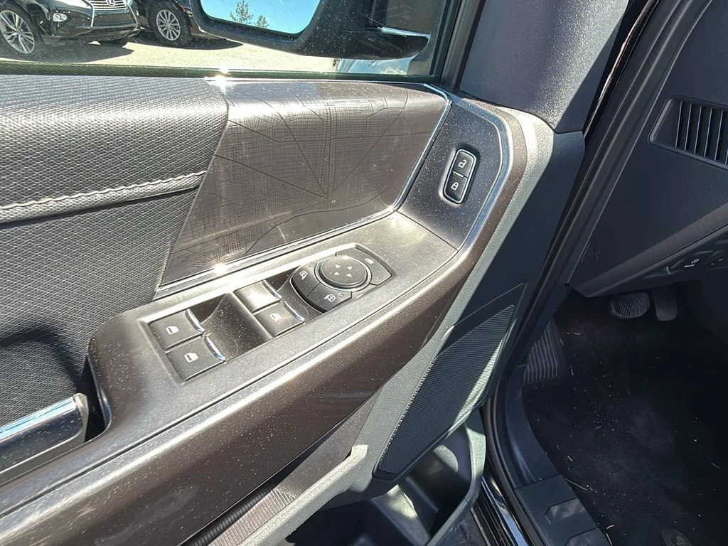 Used 2021 Agate Black Metallic Ford XLT image 10