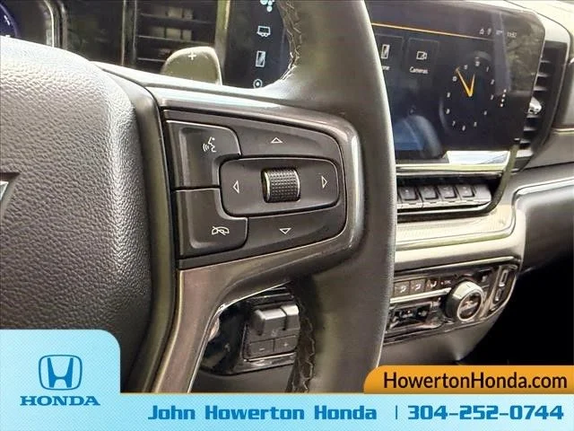 Used 2024 Gray Chevrolet ZR2 image 17