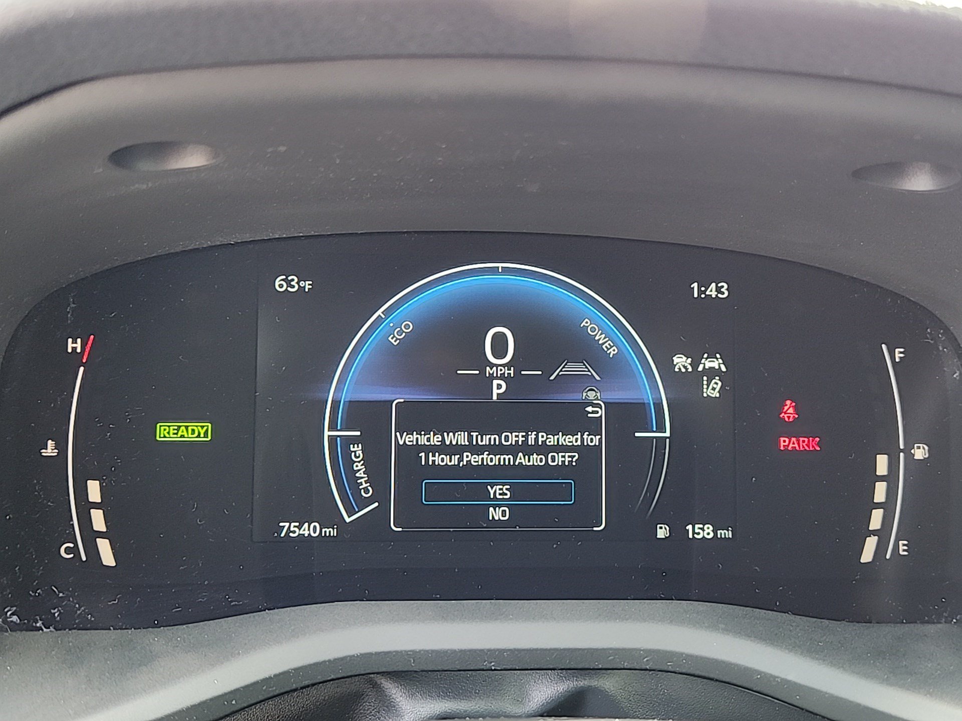 2025 Toyota Camry SE - Photo 11