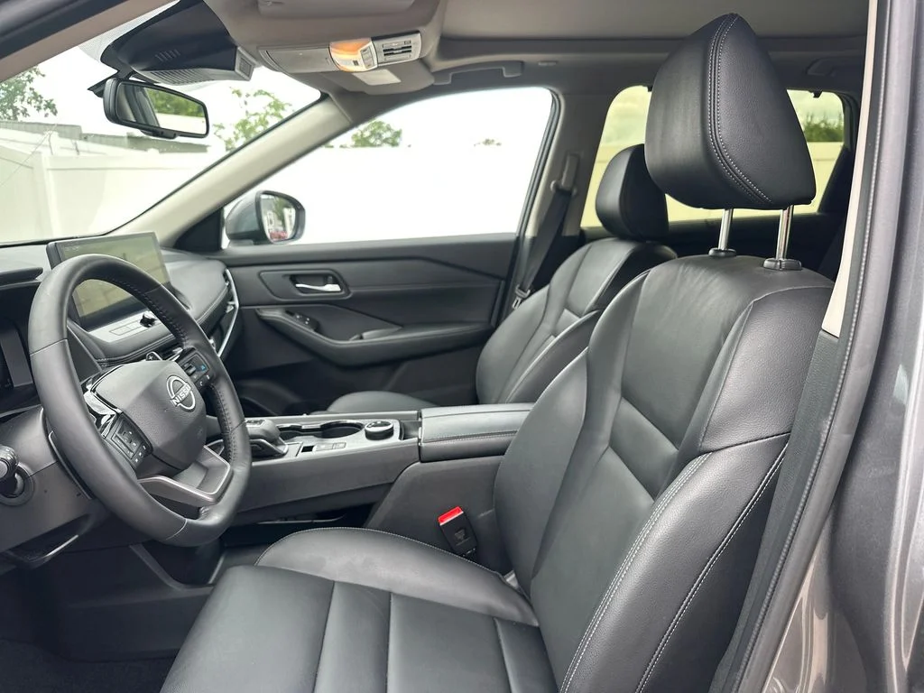 Used 2025 Gray Nissan SL image 45