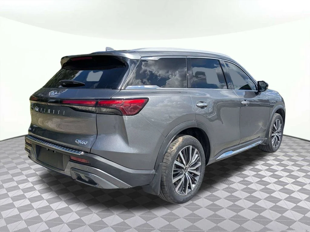 Used 2023 Gray INFINITI Sensory image 3