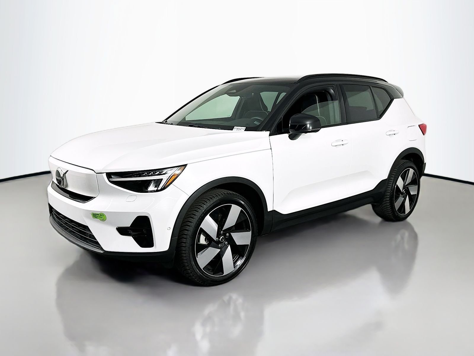 Used 2023 Crystal White Volvo Ultimate image 3