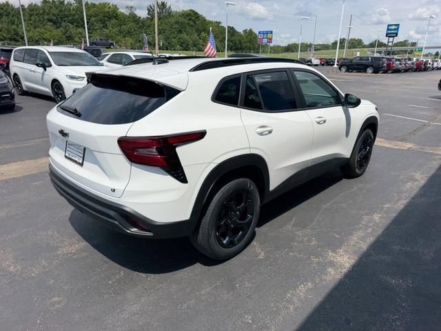 New 2026 Summit White Chevrolet LT image 5