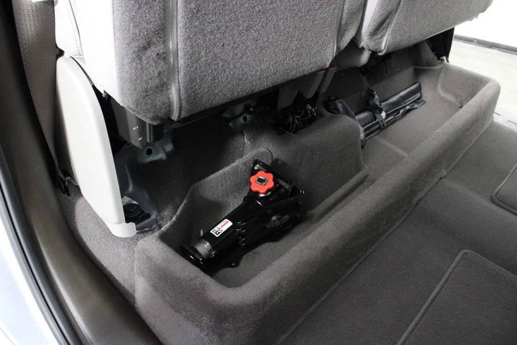 2026 GMC Sierra 1500 SLT - Photo 14