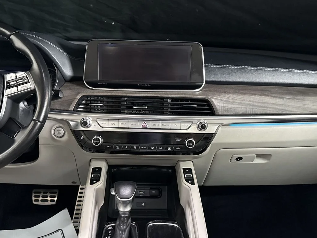 Used 2022 Grey Kia SX image 28