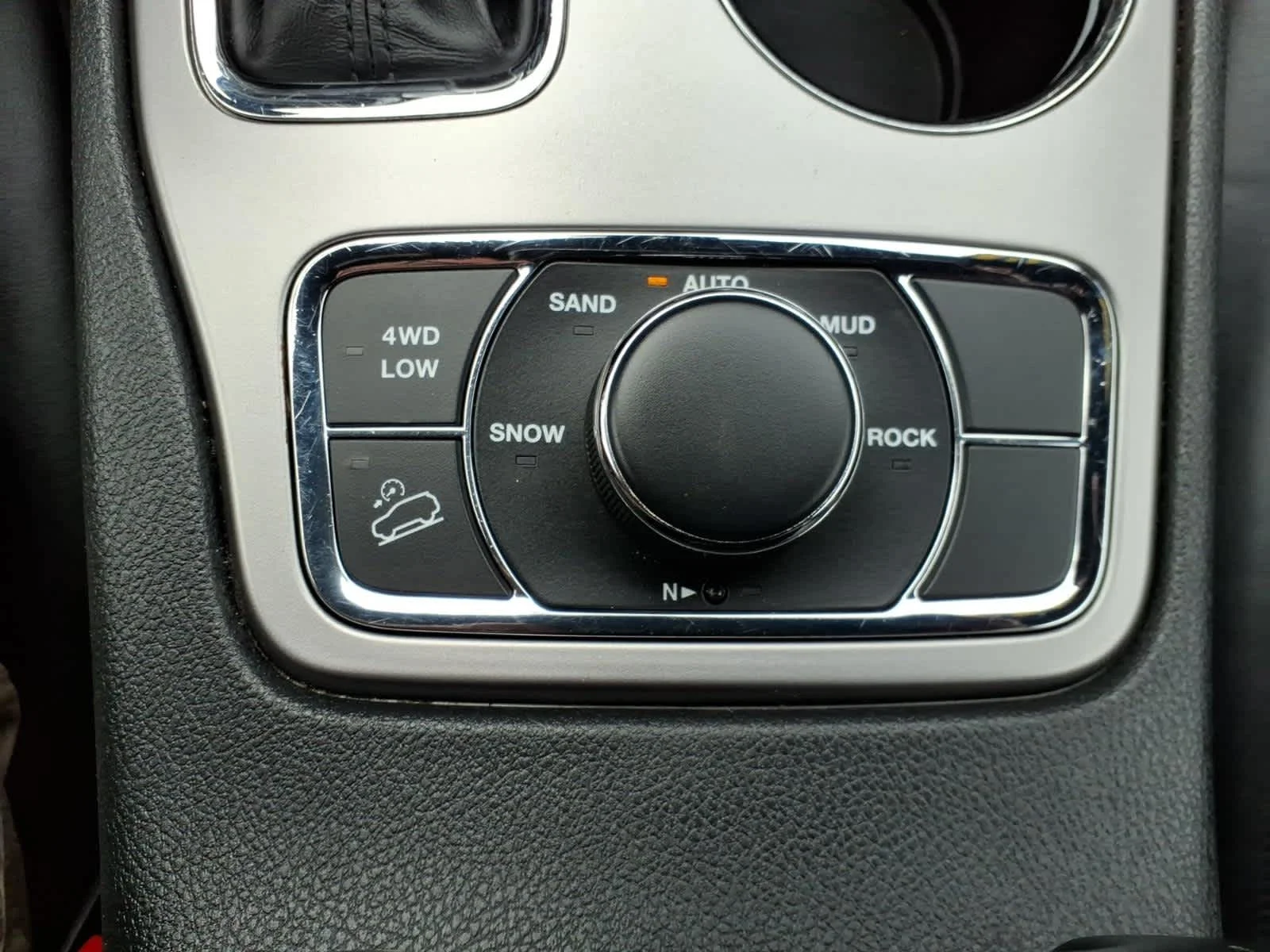 Certified Used 2020 Diamond Black Crystal Pearlcoat Jeep Limited image 26