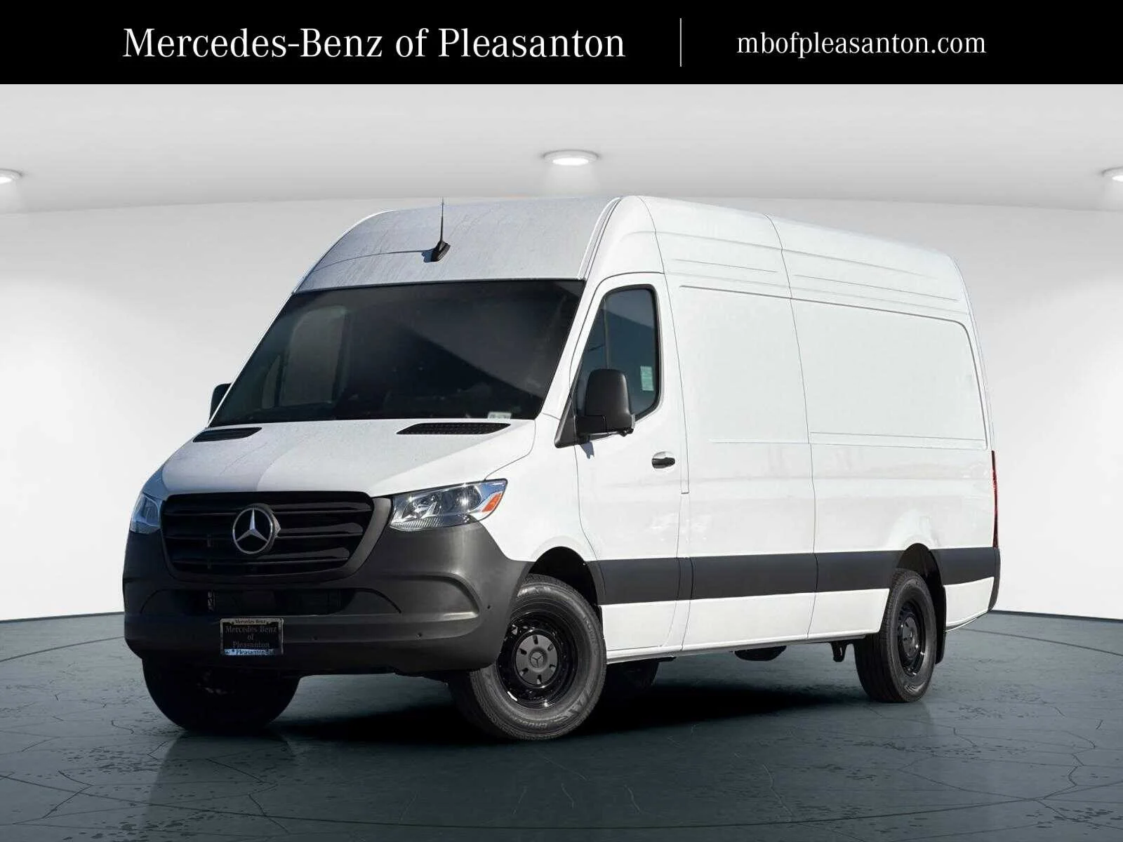 2026 Mercedes-Benz Sprinter 2500 170 WB High Roof's photo