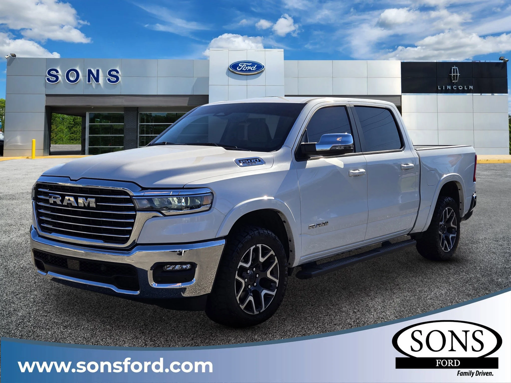 2025 RAM 1500 Laramie 4x4 Crew Cab 5'7's photo